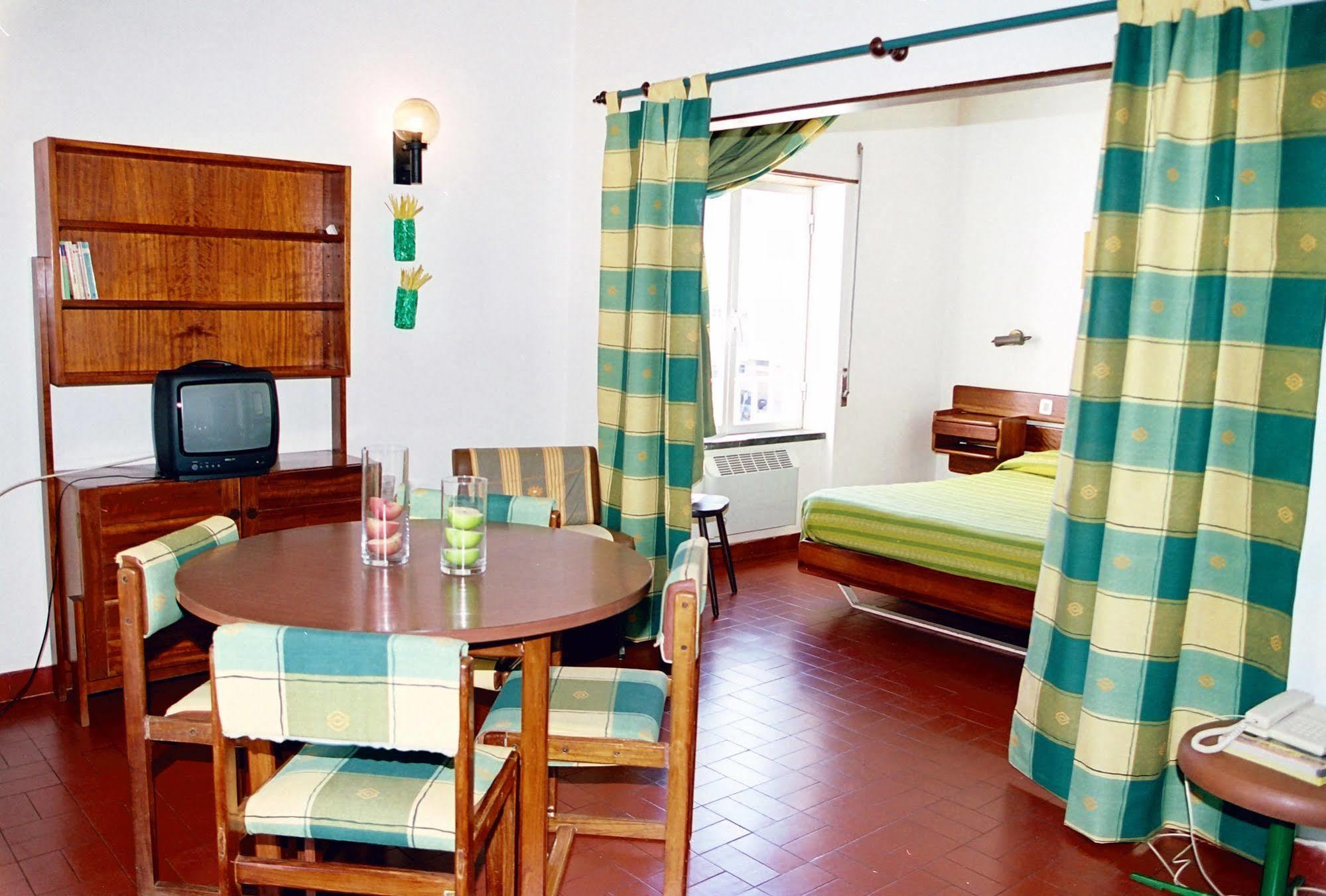 Hotel Apartamento Iate Portimão Eksteriør billede